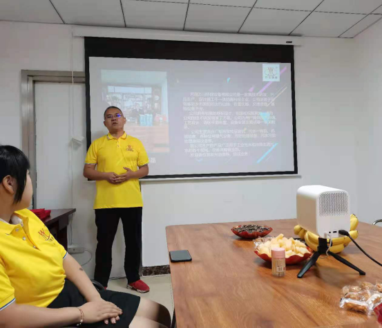 河南(nan)萬川環(huan)保(bao)設(she)備有限(xian)公(gong)司2021年上半年(nian)錶彰(zhang)大(da)會(hui)