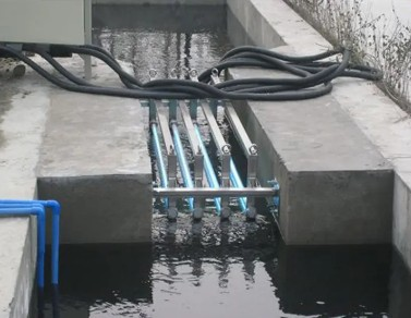 紫外線(xian)消(xiao)毒(du)器