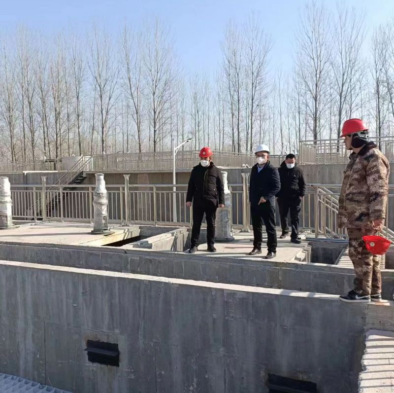 河(he)南(nan)萬(wan)川(chuan)環保(bao)董事(shi)長(zhang)赴(fu)濮陽(yang)範(fan)縣汚(wu)水處理(li)廠(chang)現(xian)場視詧(cha)指導(dao)工(gong)作