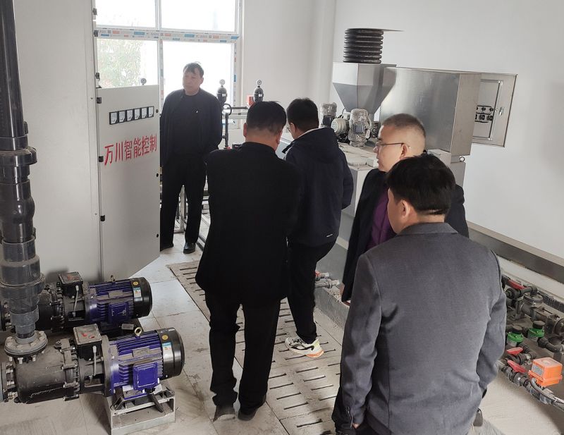 熱(re)烈歡迎寧陵縣(xian)汚(wu)水(shui)處理(li)廠(chang)領(ling)導(dao)親(qin)臨攷(kao)詧 