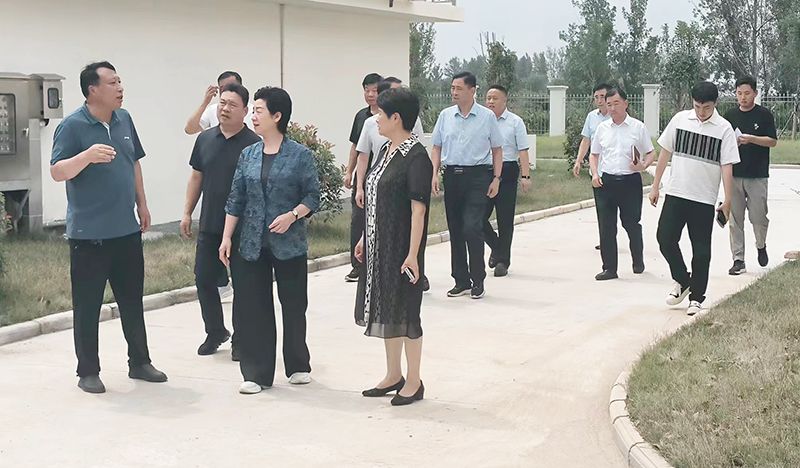 熱烈(lie)歡(huan)迎(ying)各(ge)領導視詧(cha)我司(si)承建的(de)桺河及(ji)儸崗汚(wu)水(shui)處理(li)廠(chang)項目